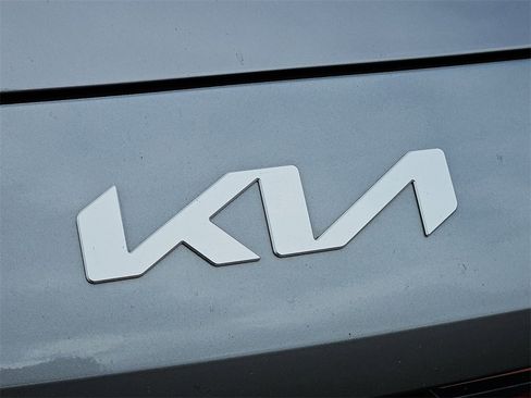 Certified 2023 Kia Forte GT-Line image 27