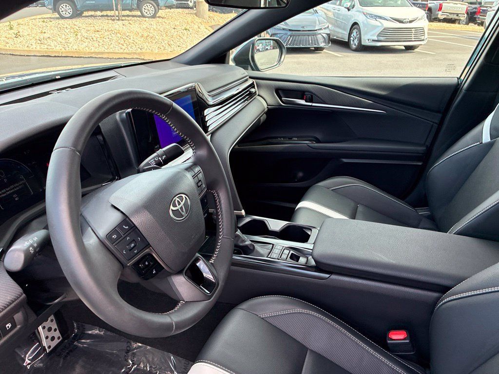 Used 2025 Toyota Camry SE FWD image 25