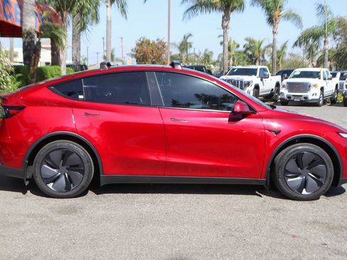 Used 2026 Tesla Model Y Long Range RWD image 11