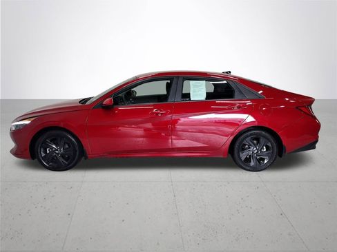 Used 2023 Hyundai Elantra Blue image 10