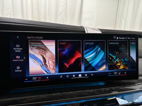 Used 2023 BMW 760i xDrive image 15