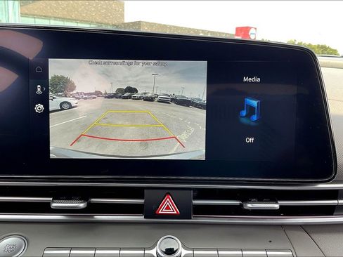 Used 2024 Hyundai Elantra SEL image 19