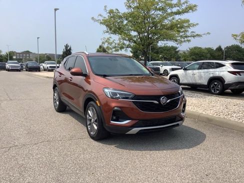 Used 2021 Buick Encore GX Essence w/ Advanced Technology Package FWD image 3
