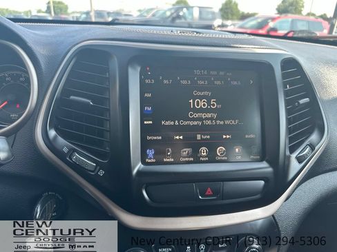 Used 2015 Jeep Cherokee Latitude w/ Cold Weather Group AWD/4WD image 21