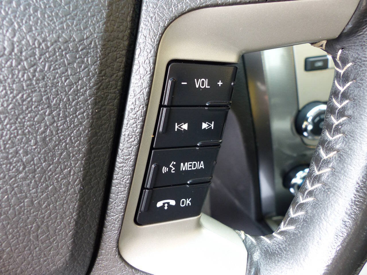 Used 2012 Ford Fusion SEL FWD image 27