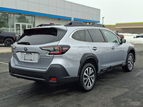 Used 2024 Subaru Outback Premium image 6