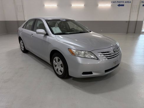 Used 2007 Toyota Camry LE FWD image 4