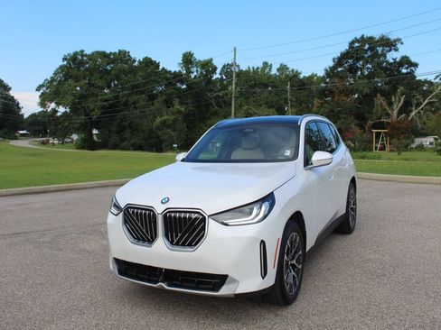 Used 2025 BMW X3 xDrive30i w/ Premium Package AWD/4WD image 4