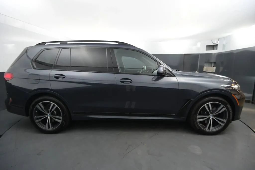 Used 2021 BMW X7 xDrive40i w/ M Sport Package AWD/4WD image 6