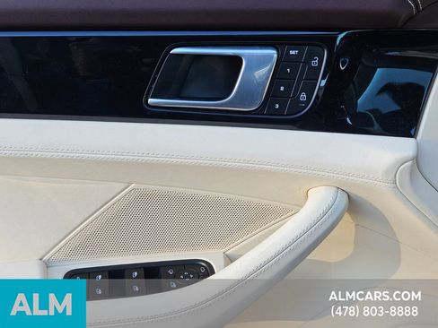 Used 2022 Porsche Panamera 4 image 32