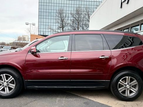 Used 2017 Chevrolet Traverse LT image 4