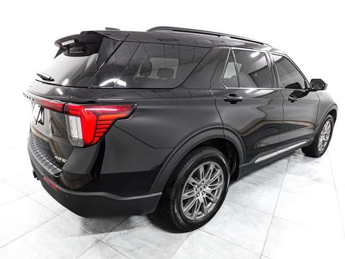 Certified 2025 Ford Explorer Active w/ Active Comfort Package AWD/4WD image 6