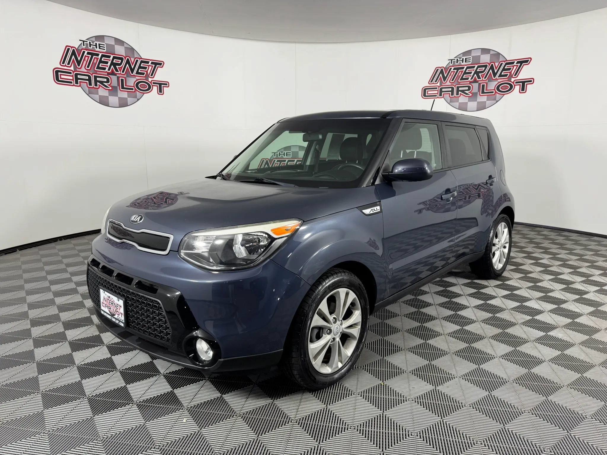 Used 2016 Kia Soul + FWD image 3