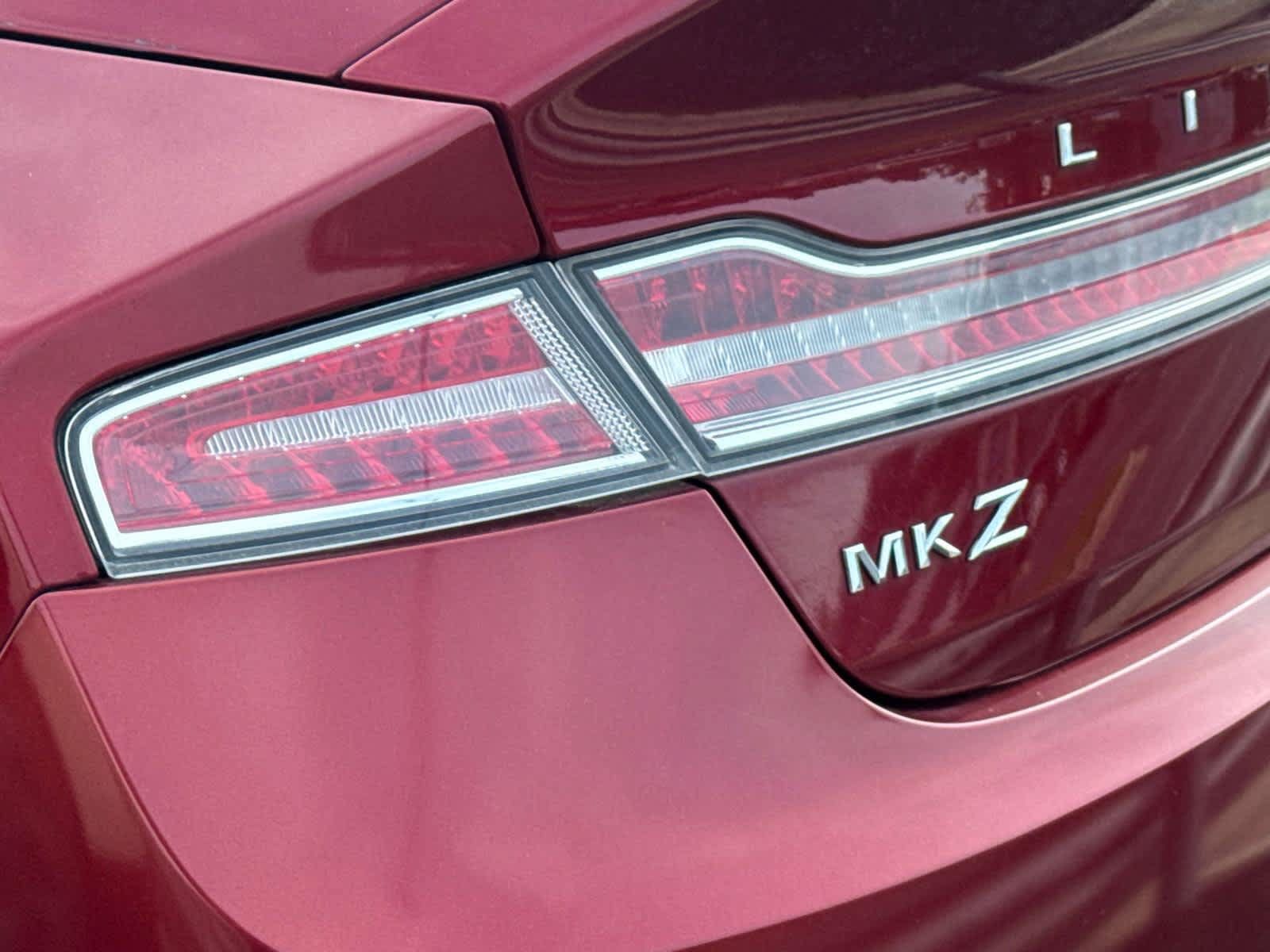 Used 2016 Lincoln MKZ w/ Equipment Group 300A Reserve FWD image 9