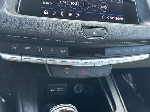 Used 2020 Cadillac XT4 Premium Luxury AWD/4WD image 29