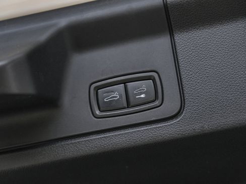 Used 2014 Porsche Panamera S image 64