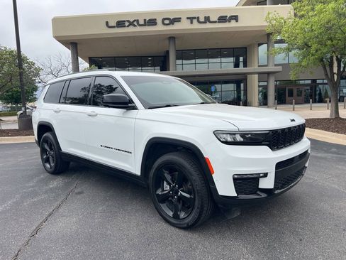 Used 2023 Jeep Grand Cherokee L Limited w/ Luxury Tech Group II AWD/4WD image 1