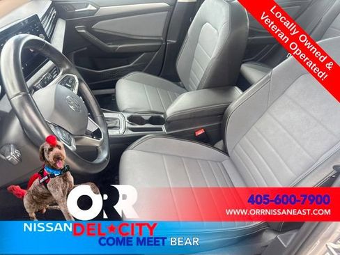Used 2025 Volkswagen Jetta SE FWD image 14