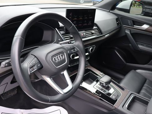 Used 2022 Audi Q5 2.0T Premium Plus w/ Premium Plus Package AWD/4WD image 9