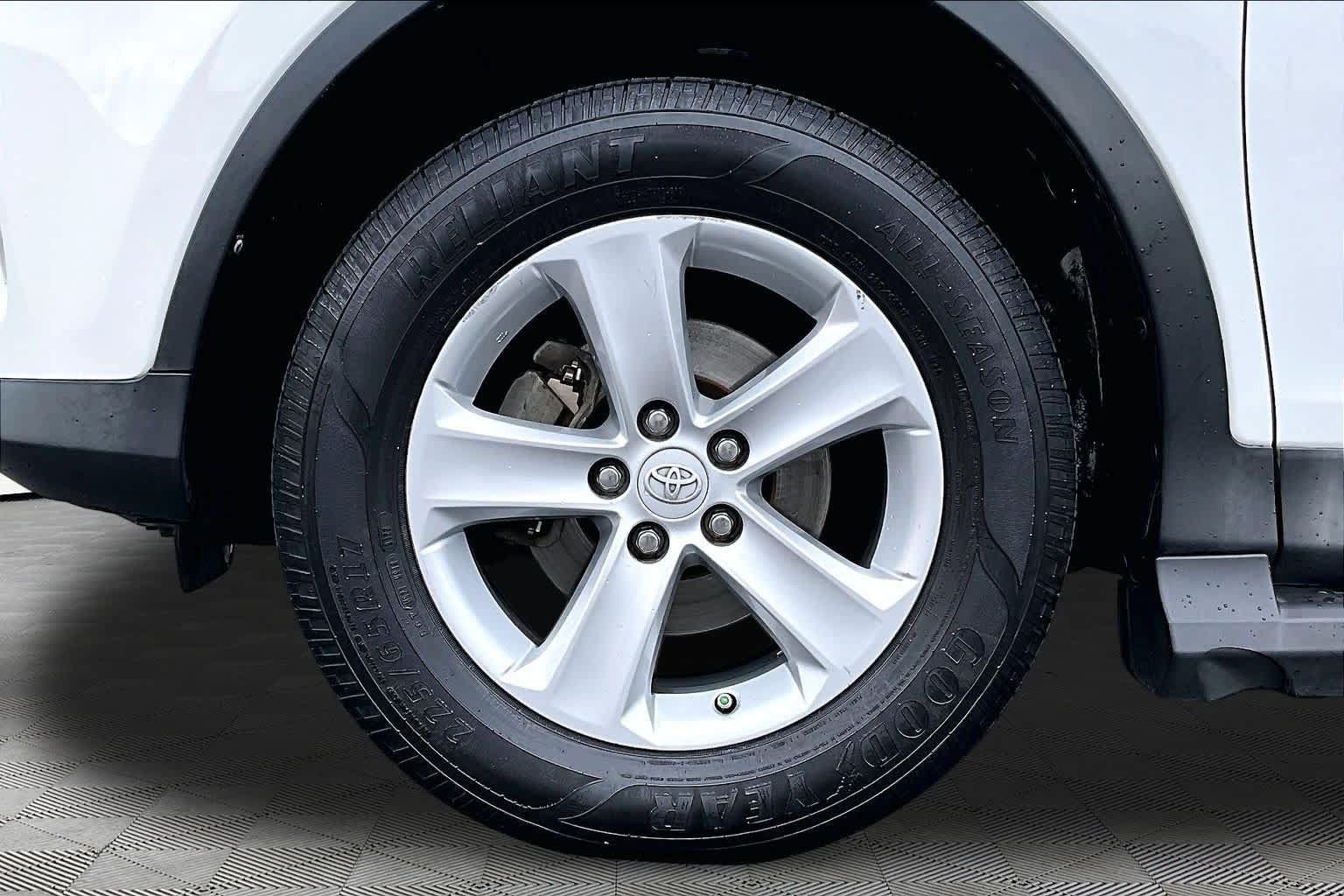 Used 2014 Toyota RAV4 XLE FWD image 11
