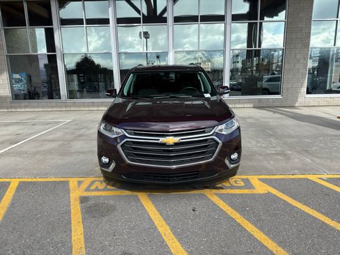 Used 2018 Chevrolet Traverse LT image 2