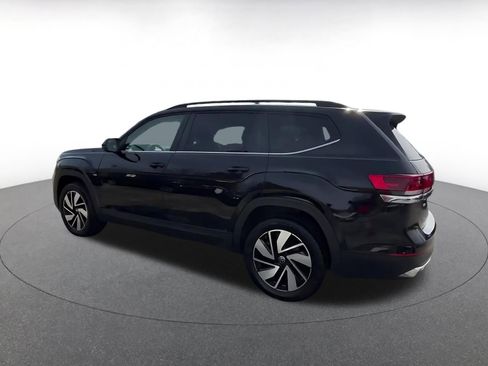 Used 2025 Volkswagen Atlas SE image 10