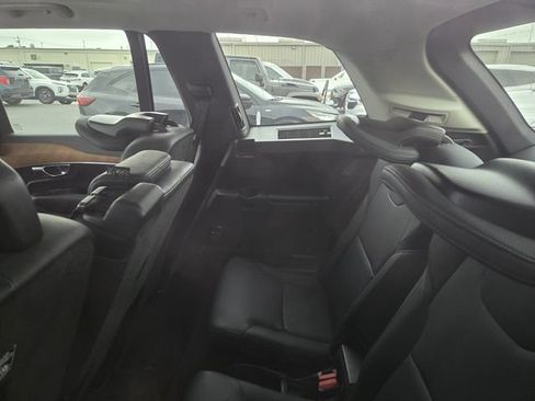 Used 2023 Volvo XC90 B5 Plus AWD/4WD image 4
