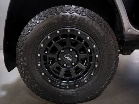 Used 2022 Toyota 4Runner SR5 Premium w/ Moonroof Package AWD/4WD image 8