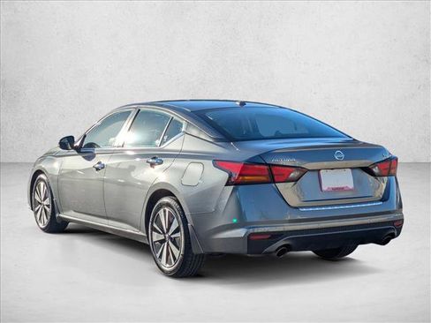 Used 2022 Nissan Altima 2.5 SV w/ SV Premium Package image 8