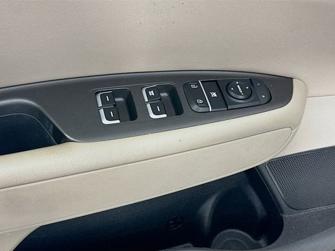 Used 2018 Kia Optima LX w/ 17" Alloy Wheels Package image 15