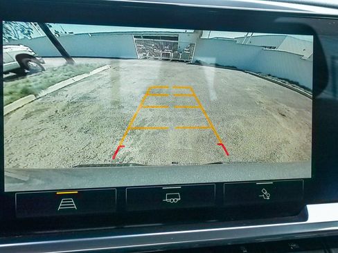 Used 2023 Chevrolet Silverado 1500 LT w/ Convenience Package II image 23