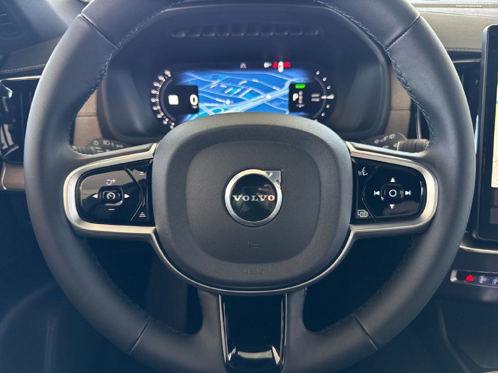 New 2026 Volvo XC90 T8 Plus w/ Protection Package Premier AWD/4WD image 24