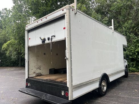 Used 2016 Ford E-350 and Econoline 350 Super Duty w/ Power Windows & Locks Group RWD image 6