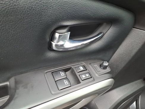 Used 2017 Nissan Titan SV image 17