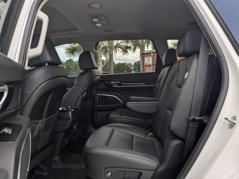 Certified 2025 Kia Telluride S FWD image 18