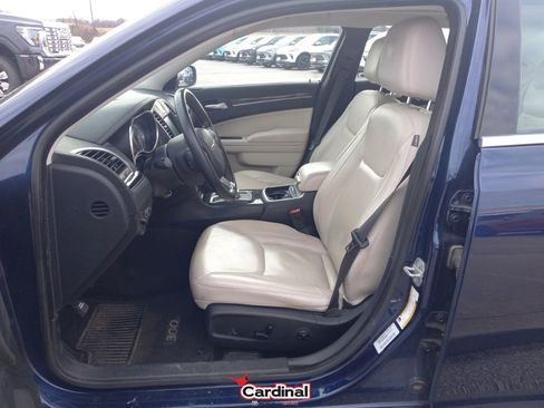 Used 2016 Chrysler 300 Limited w/ Driver Convenience Group image 19