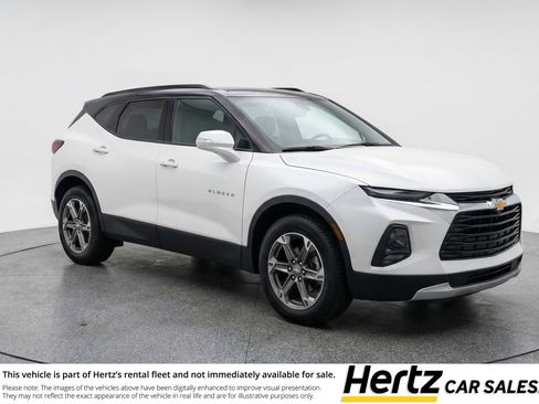 Used 2025 Chevrolet Blazer LT FWD image 1