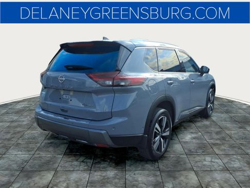 Used 2024 Nissan Rogue SL AWD/4WD image 3