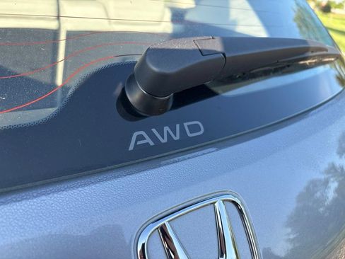 Used 2024 Honda HR-V LX image 4