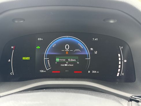 New 2026 Toyota Camry SE FWD image 32