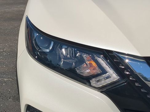 Certified 2022 Nissan Rogue Sport SV w/ Technology Package image 10