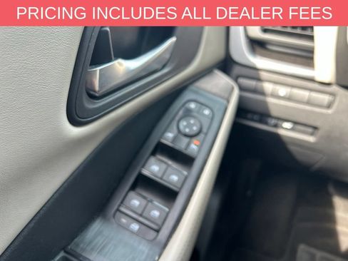 Used 2025 Nissan Rogue SV AWD/4WD image 13