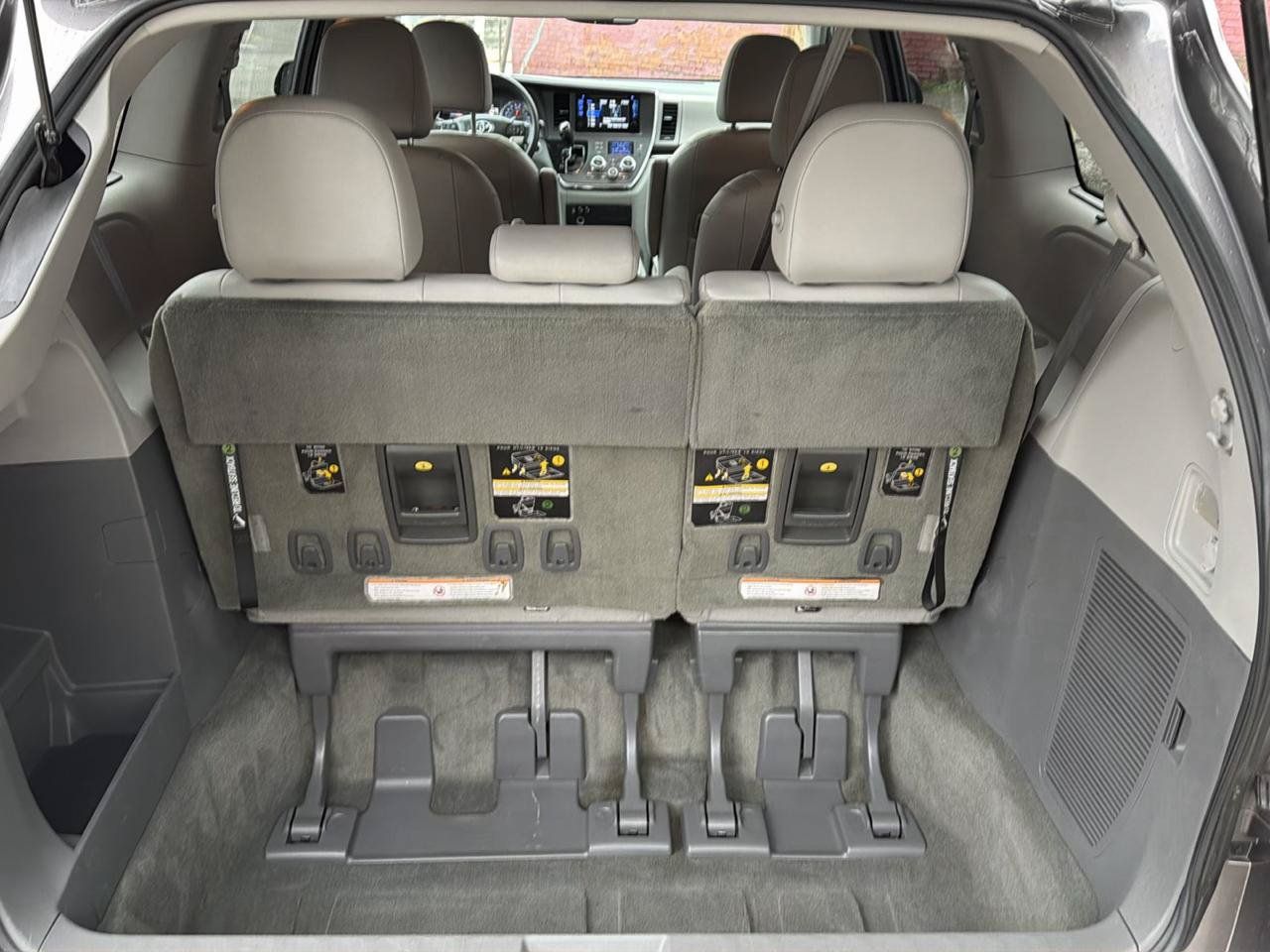Used 2016 Toyota Sienna XLE AWD/4WD image 31