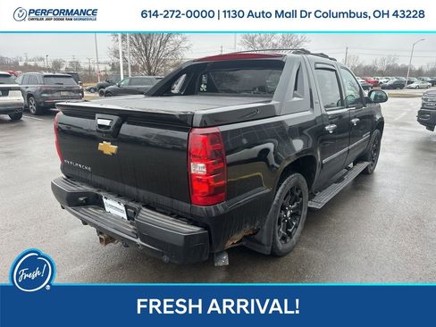 Used 2012 Chevrolet Avalanche LTZ image 4
