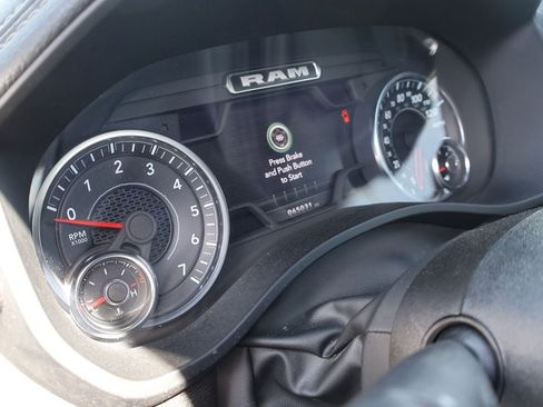 Used 2024 RAM 1500 Laramie AWD/4WD image 8