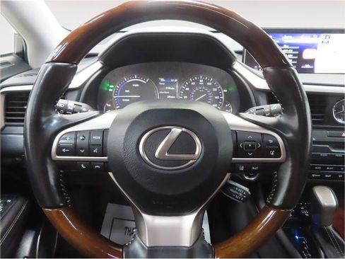 Used 2018 Lexus RX 450hL Luxury image 10