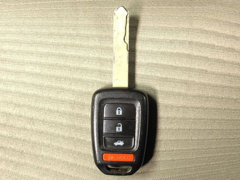 Used 2016 Honda Accord LX image 32