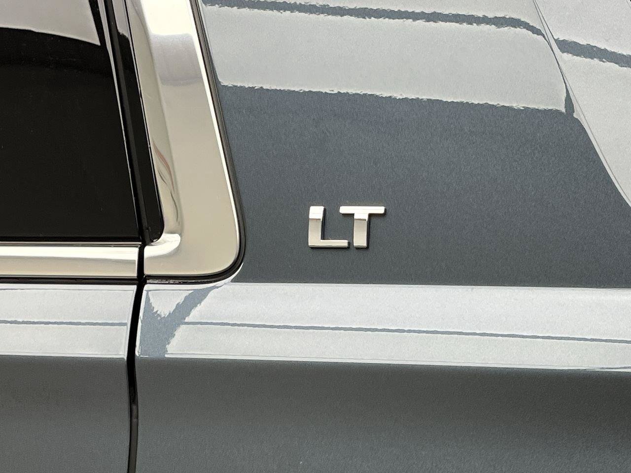 Used 2020 Chevrolet Tahoe LT w/ Luxury Package AWD/4WD image 37