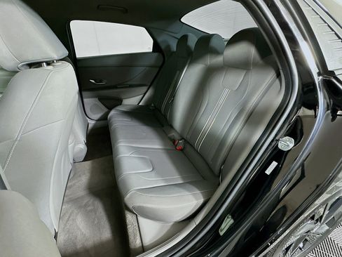 Used 2022 Hyundai Elantra SEL w/ Convenience Package image 26