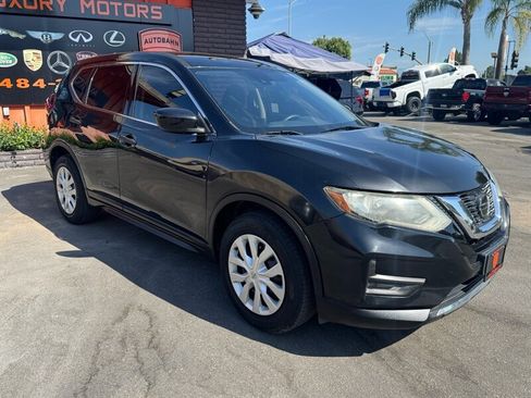 Used 2020 Nissan Rogue S FWD image 18